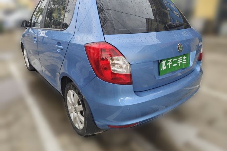 Used Skoda Fabia 2012 1.4L Automatic Crystal Edition Rear Left 45 Deg