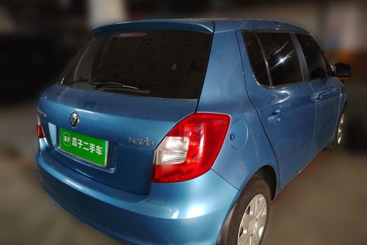 Used Skoda Fabia 2012 1.4L Automatic Crystal Edition Rear Right 45 Deg