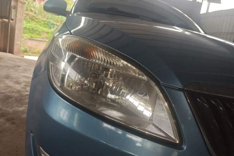 Used Skoda Fabia 2012 1.4L Automatic Crystal Edition Right Front Headlight