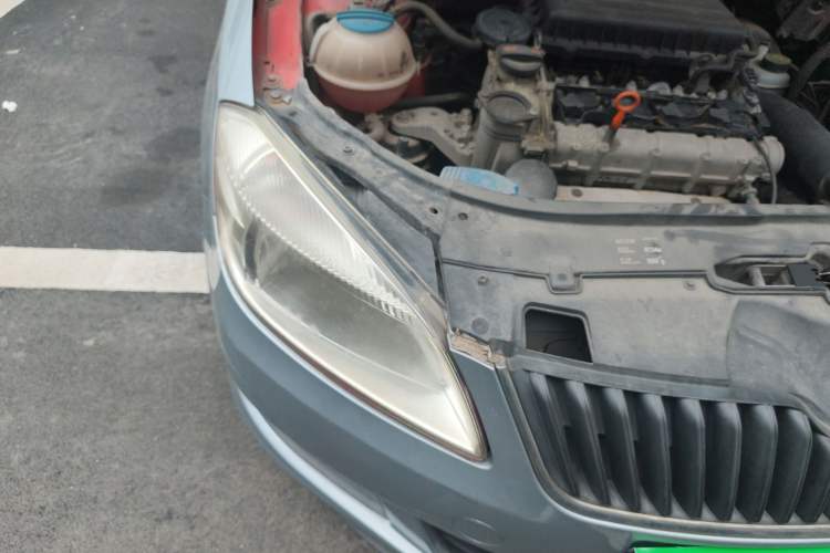 Used Skoda Fabia 2012 1.4L Automatic Crystal Edition Right Front Headlight
