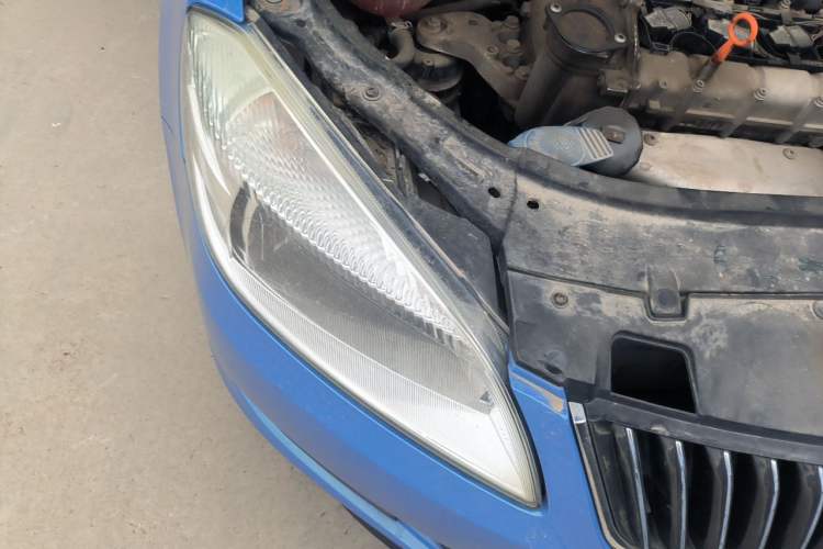 Used Skoda Fabia 2012 1.4L Automatic Crystal Edition Right Front Headlight