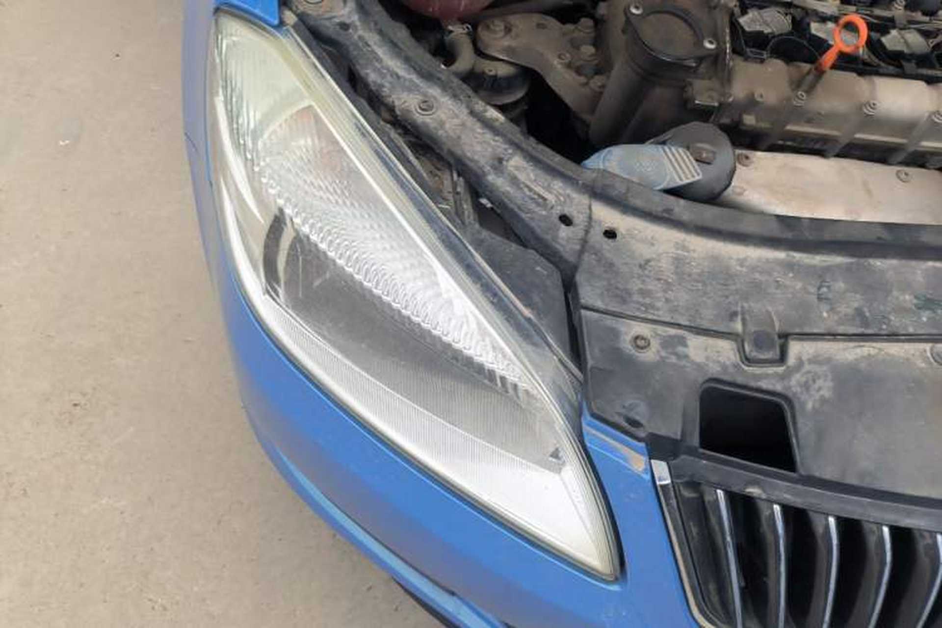 Used Skoda Fabia 2012 1.4L Automatic Crystal Edition Right Front Headlight