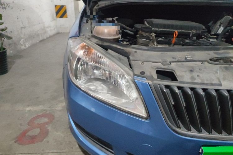 Used Skoda Fabia 2012 1.4L Automatic Crystal Edition Right Front Headlight