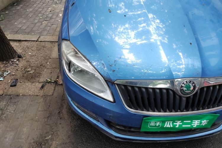 Used Skoda Fabia 2012 1.4L Automatic Crystal Edition Right Front Headlight