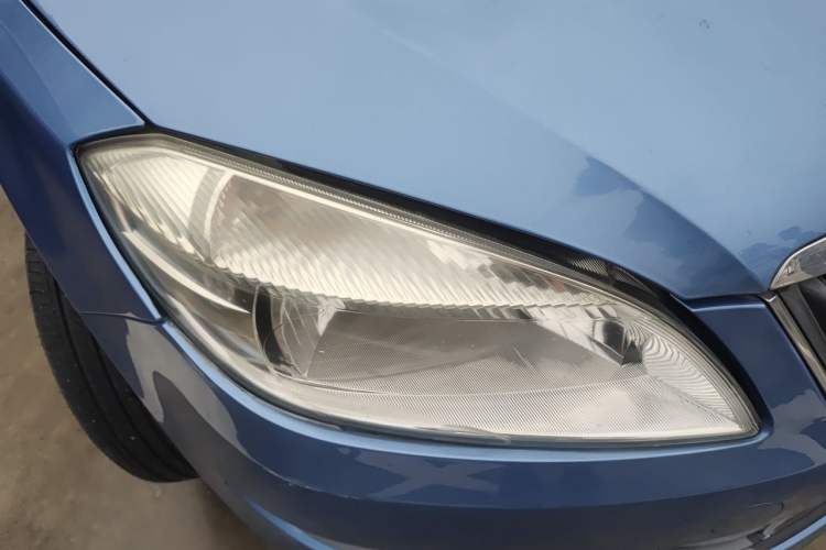 Used Skoda Fabia 2012 1.4L Manual Crystal Edition Right Front Headlight