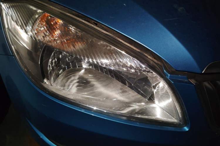 Used Skoda Fabia 2012 1.4L Automatic Crystal Edition Right Front Headlight