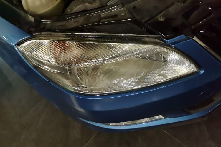 Used Skoda Fabia 2012 1.4L Automatic Crystal Edition Right Front Headlight