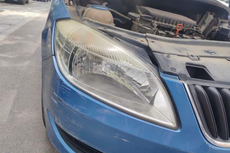 Used Skoda Fabia 2012 1.4L Automatic Crystal Edition Right Front Headlight
