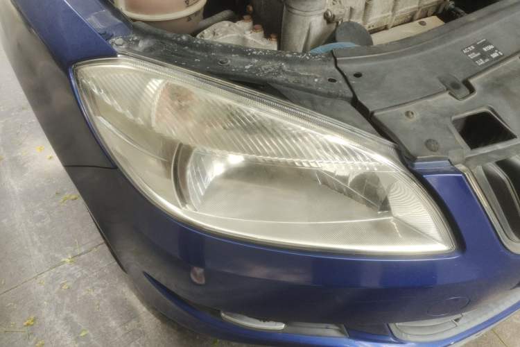 Used Skoda Fabia 2012 1.4L Automatic Crystal Edition Right Front Headlight