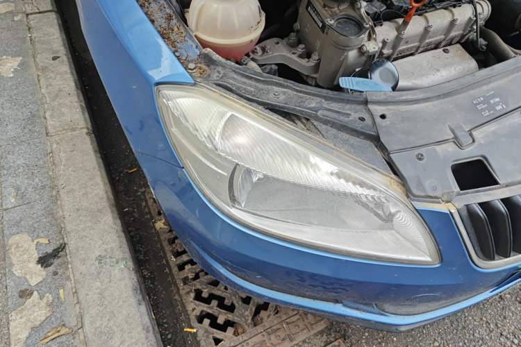 Used Skoda Fabia 2012 1.4L Manual Crystal Edition Right Front Headlight
