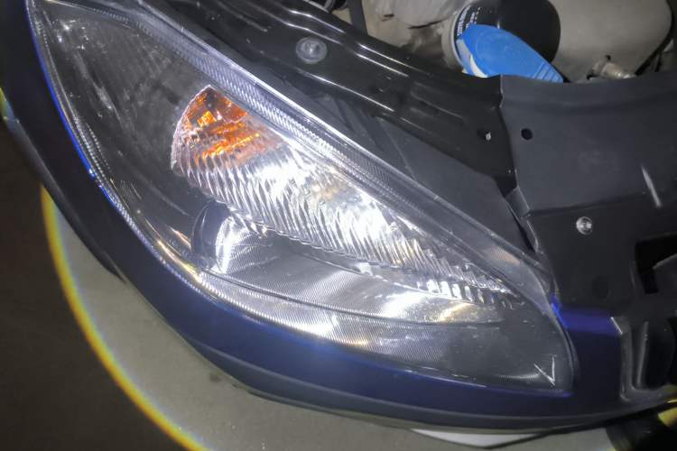 Used Skoda Fabia 2012 1.6L Scout Right Front Headlight