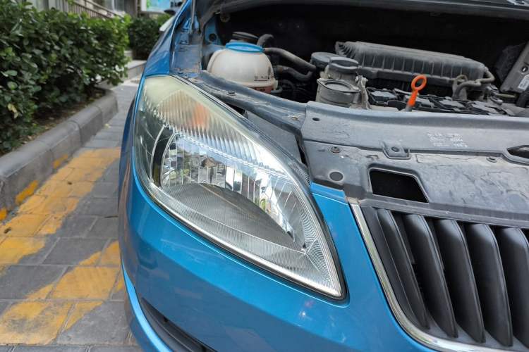 Used Skoda Fabia 2012 1.4L Automatic Crystal Edition Right Front Headlight