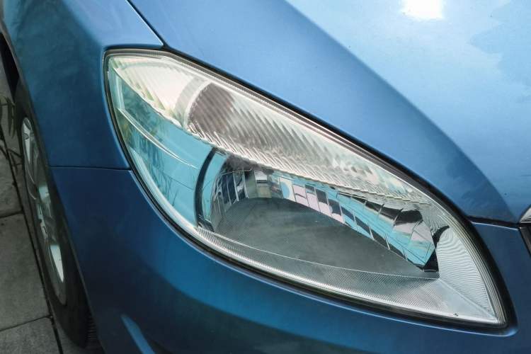 Used Skoda Fabia 2012 1.4L Manual Crystal Edition Right Front Headlight