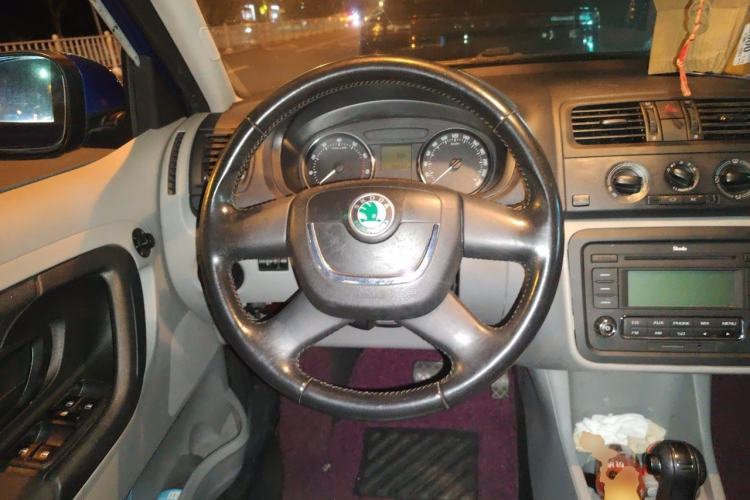 Used Skoda Fabia 2012 1.6L Automatic Crystal Edition Steering Wheel