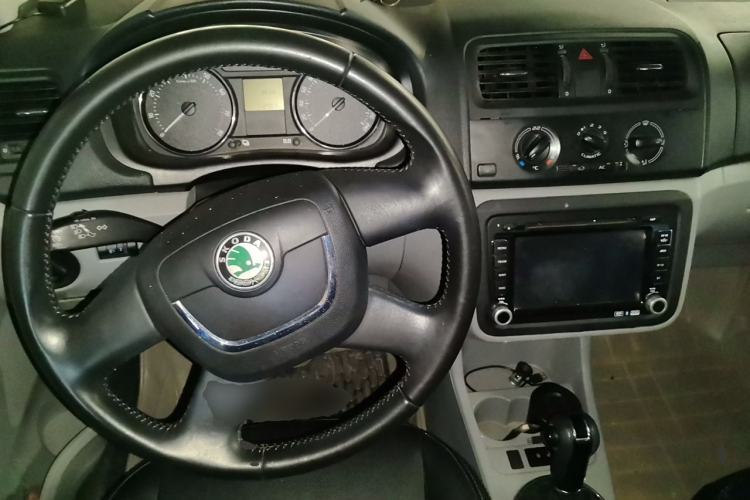 Used Skoda Fabia 2012 1.4L Automatic Crystal Edition Steering Wheel