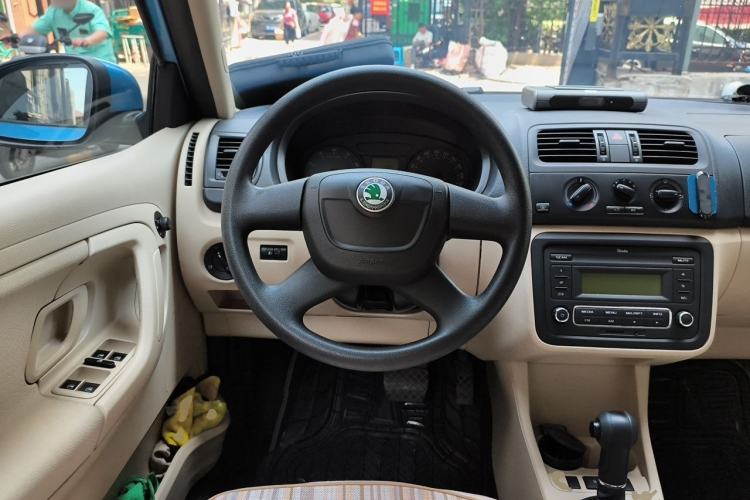 Used Skoda Fabia 2012 1.4L Automatic Crystal Edition Steering Wheel