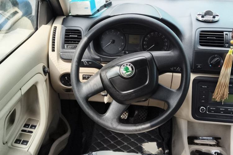 Used Skoda Fabia 2012 1.4L Manual Crystal Edition Steering Wheel