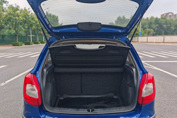 Used Skoda Fabia 2012 1.6L Scout Trunk