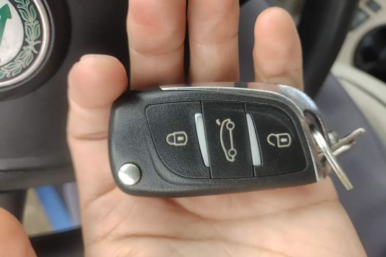 Used Skoda Fabia 2012 1.4L Manual Crystal Edition Vehicle Key