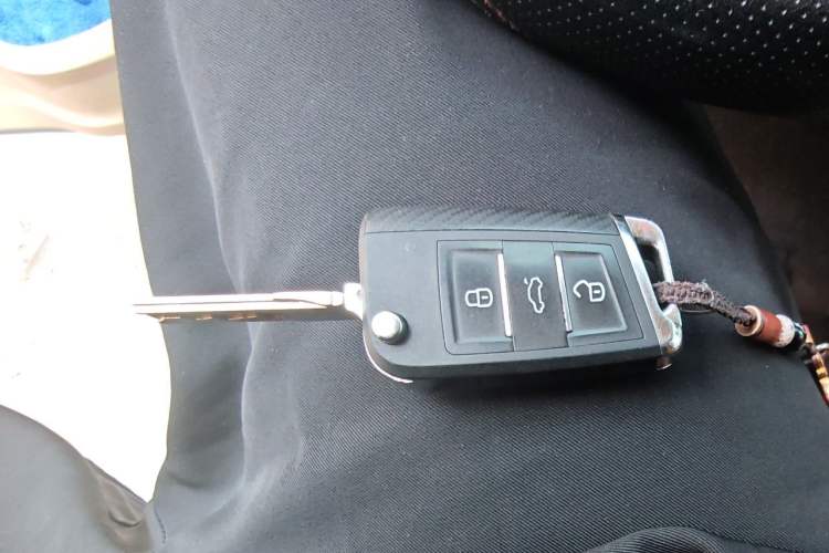 Used Skoda Fabia 2012 1.4L Manual Crystal Edition Vehicle Key