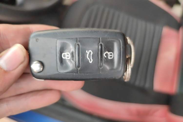 Used Skoda Fabia 2012 1.4L Manual Crystal Edition Vehicle Key