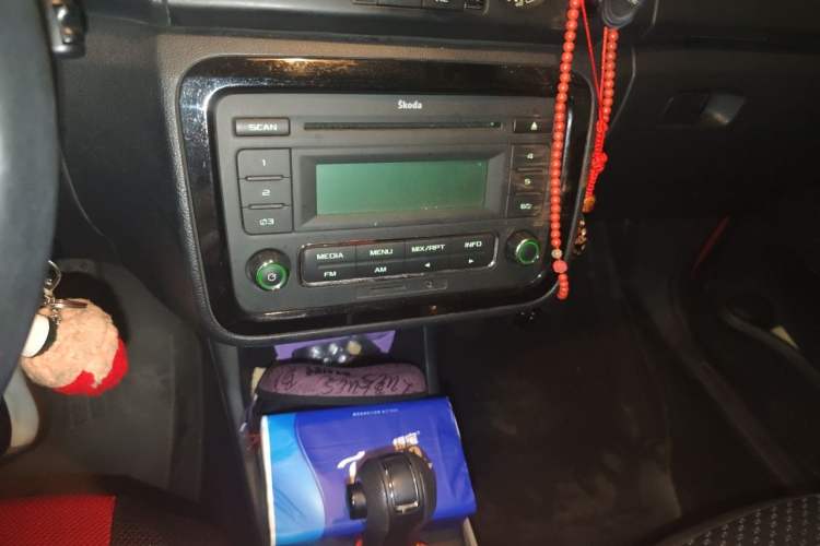 Used Skoda Fabia 2012 1.6L 5th Anniversary Limited Edition Audio And AC Panel