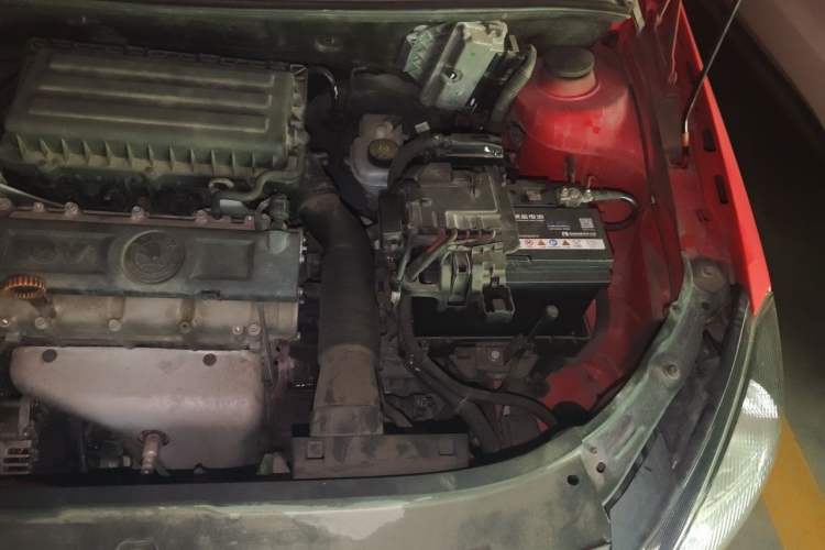 Used Skoda Fabia 2012 1.6L 5th Anniversary Limited Edition Engine Bay Left