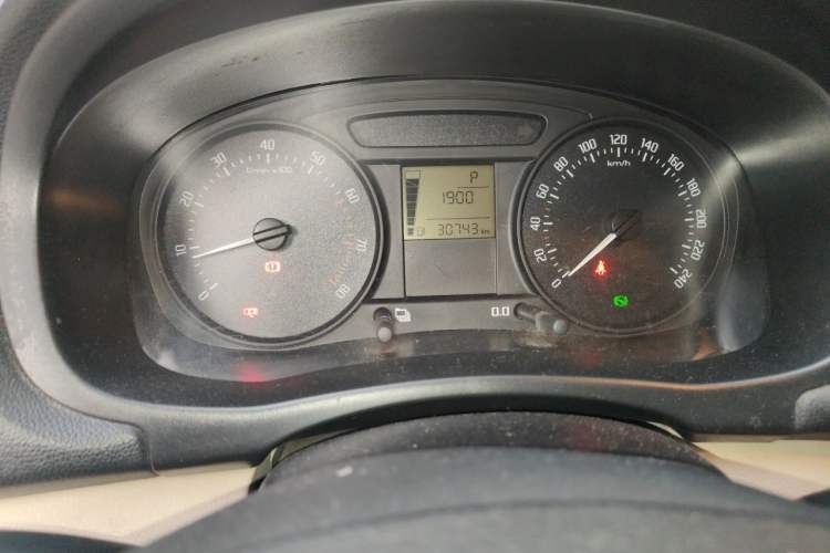 Used Skoda Fabia 2012 1.4L Automatic Crystal Edition Odometer Close Up