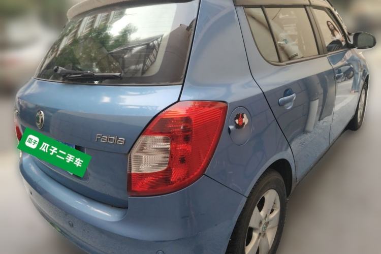 Used Skoda Fabia 2012 1.4L Automatic Crystal Edition Rear Right 45 Deg