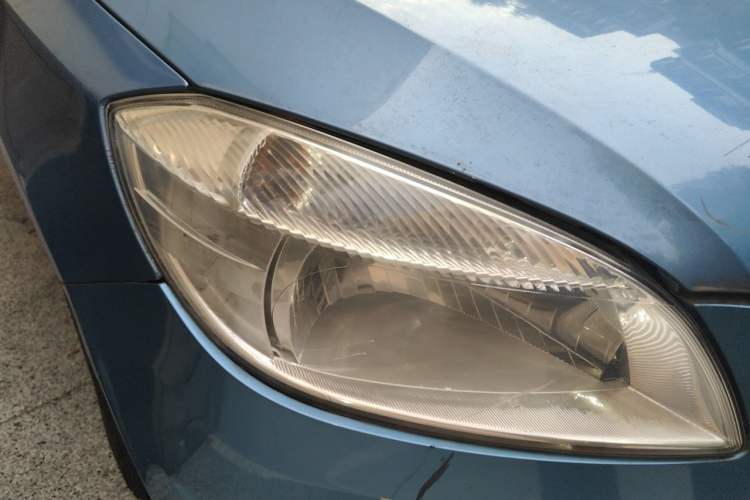 Used Skoda Fabia 2012 1.4L Automatic Crystal Edition Right Front Headlight