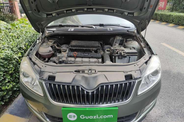 Used Skoda Fabia 2012 1.6L Automatic Crystal Edition Engine Bay
