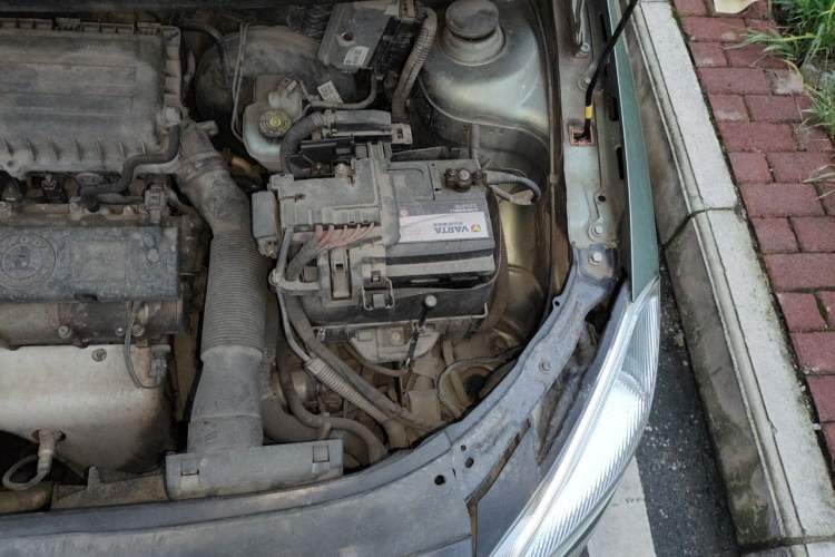 Used Skoda Fabia 2012 1.6L Scout Engine Bay Left