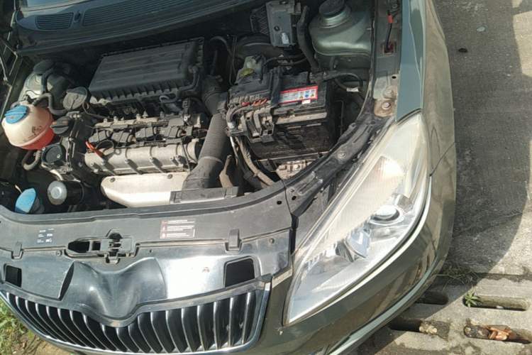 Used Skoda Fabia 2012 1.4L Manual Crystal Edition Engine Bay Left