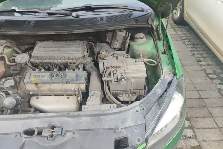 Used Skoda Fabia 2012 1.6L Automatic Sport Edition Engine Bay Left