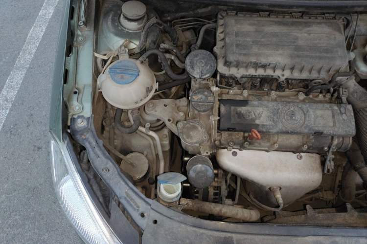 Used Skoda Fabia 2012 1.6L Scout Engine Bay Right