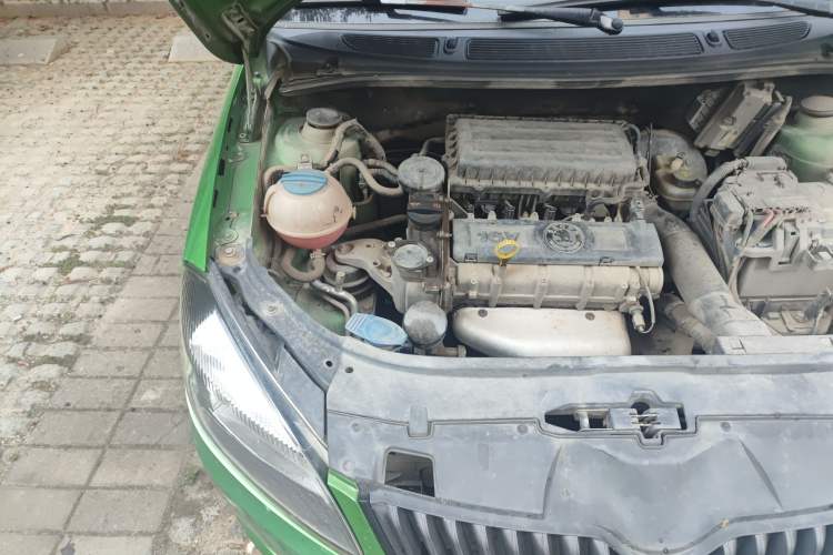 Used Skoda Fabia 2012 1.6L Automatic Sport Edition Engine Bay Right