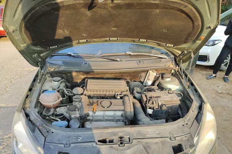 Used Skoda Fabia 2012 1.4L Automatic Crystal Edition Engine Bay