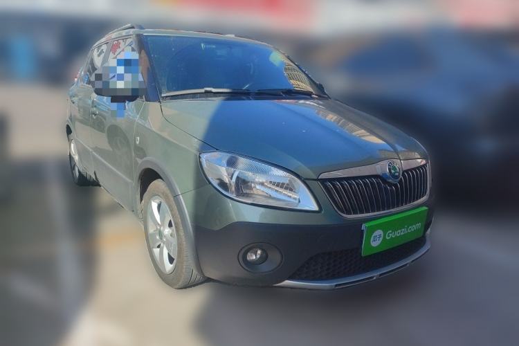 Used Skoda Fabia 2012 1.6L Scout Front Right 45 Deg