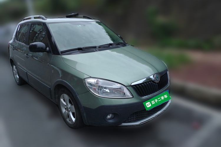 Used Skoda Fabia 2012 1.6L Scout Front Right 45 Deg
