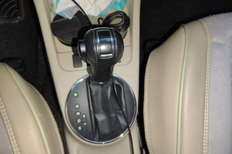 Used Skoda Fabia 2012 1.6L Scout Gear Lever