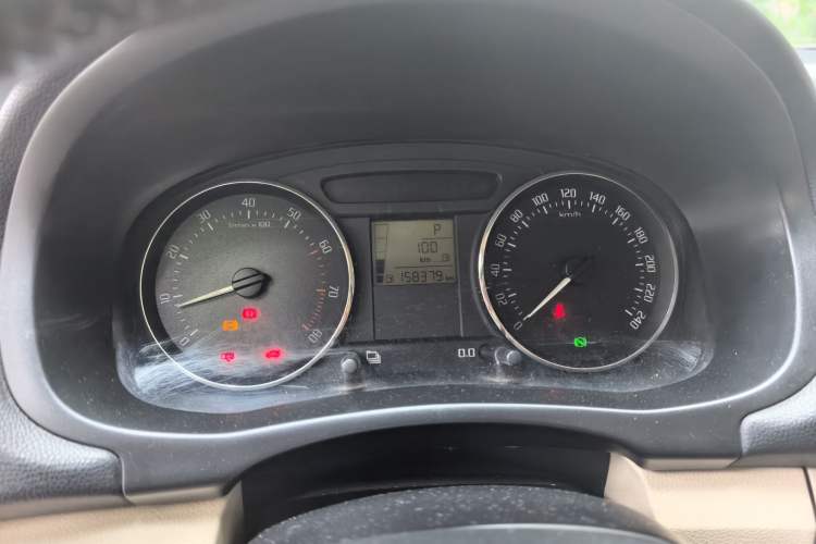Used Skoda Fabia 2012 1.6L Scout Instrument Cluster