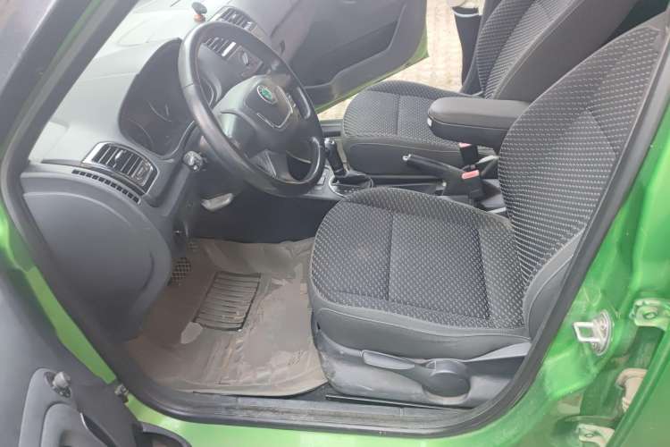 Used Skoda Fabia 2012 1.6L Automatic Sport Edition Left Front Seat