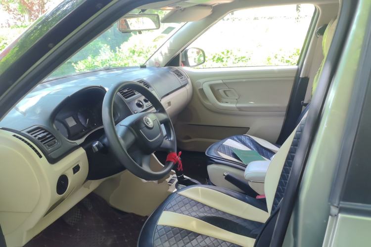Used Skoda Fabia 2012 1.4L Automatic Crystal Edition Left Front Seat