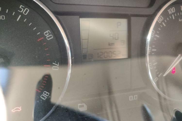 Used Skoda Fabia 2012 1.6L Scout Odometer Close Up