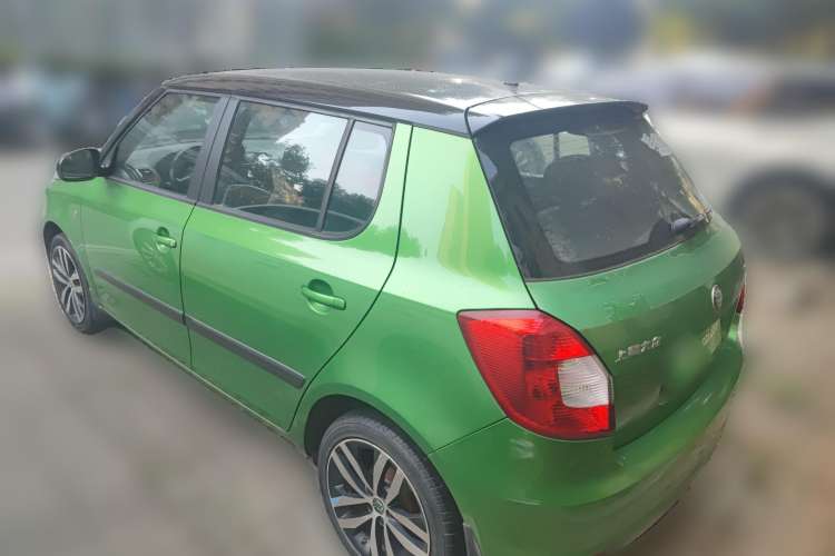 Used Skoda Fabia 2012 1.6L Automatic Sport Edition Rear Left 45 Deg