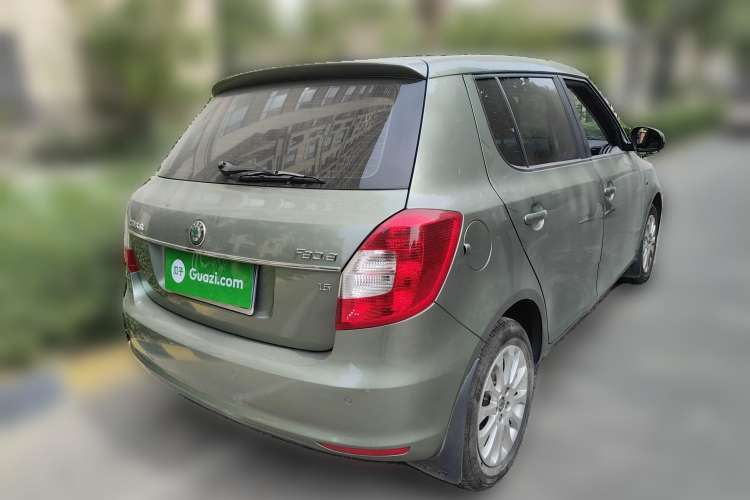 Used Skoda Fabia 2012 1.6L Automatic Crystal Edition Rear Right 45 Deg
