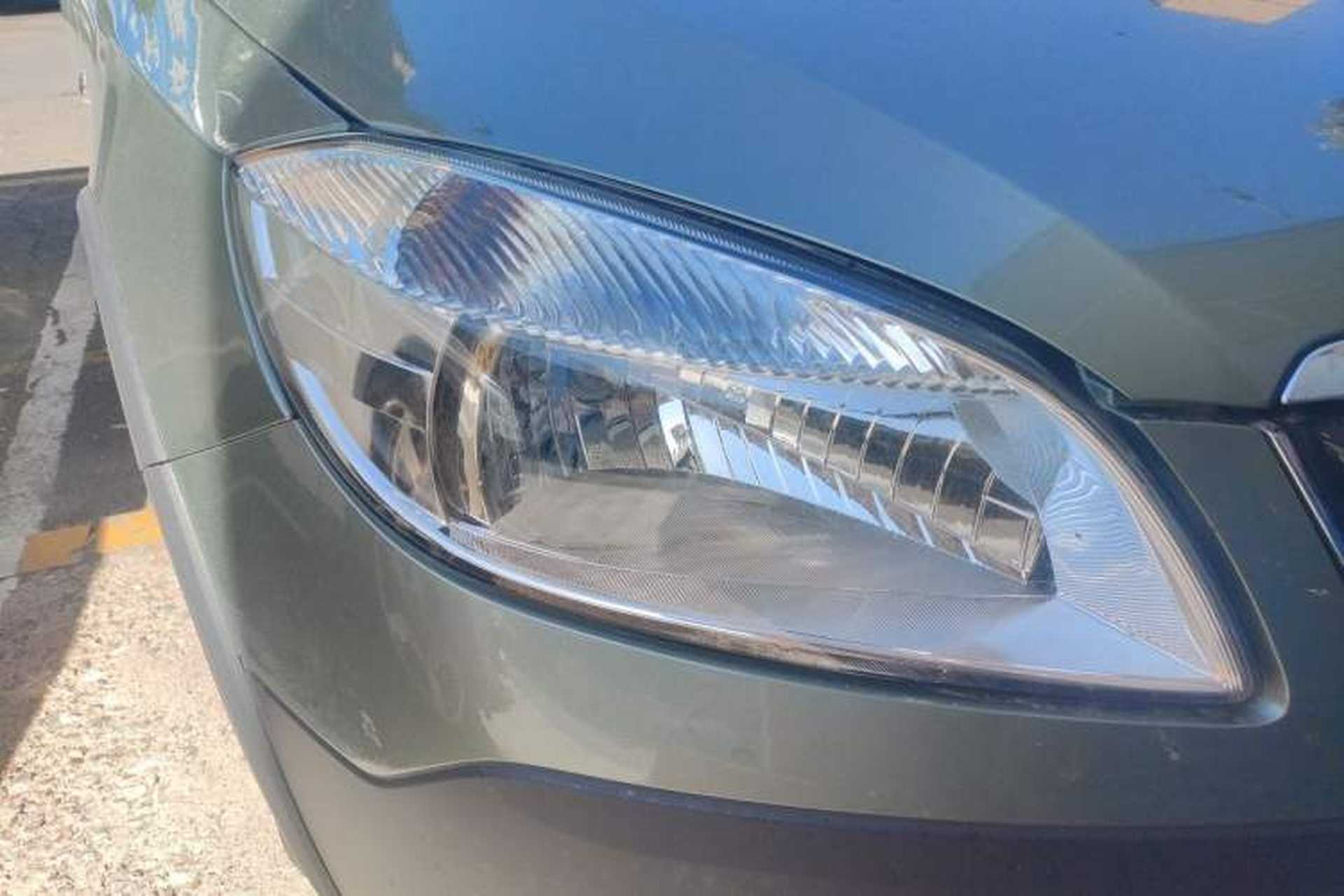 Used Skoda Fabia 2012 1.6L Scout Right Front Headlight
