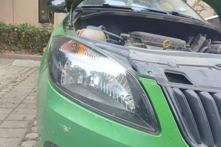 Used Skoda Fabia 2012 1.6L Automatic Sport Edition Right Front Headlight