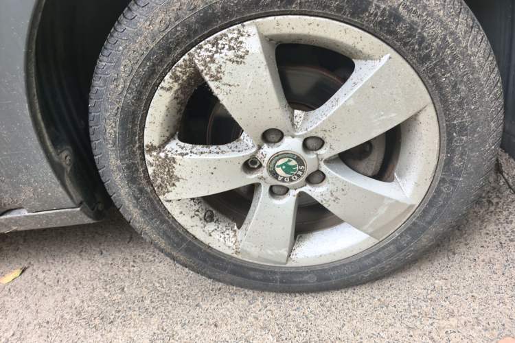 Used Skoda Fabia 2012 1.6L Scout Right Front Wheel Hub