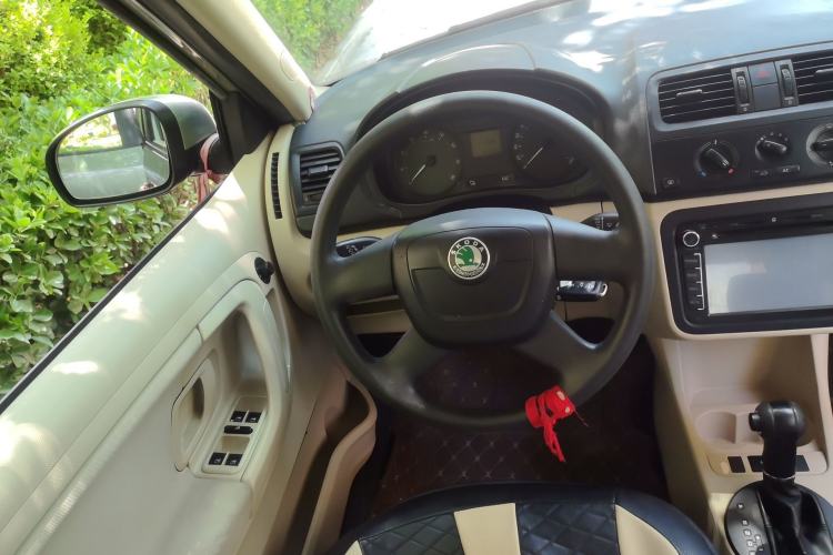 Used Skoda Fabia 2012 1.4L Automatic Crystal Edition Steering Wheel